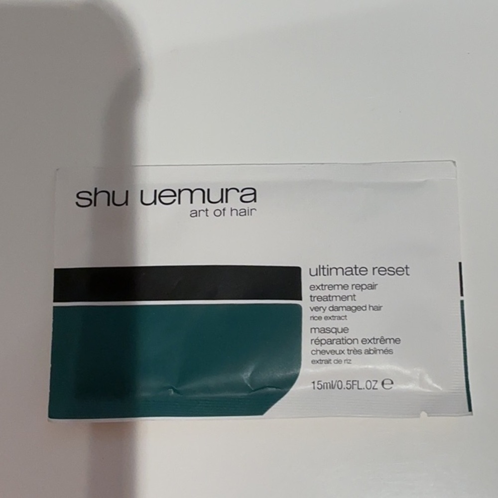 Shu Uemura Ultimate Reset Hair Treatment with Teal and White Design